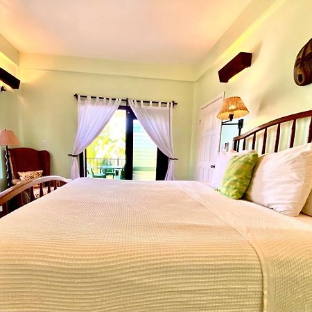 Tranquility Beach Suites Placencia Bagian luar foto